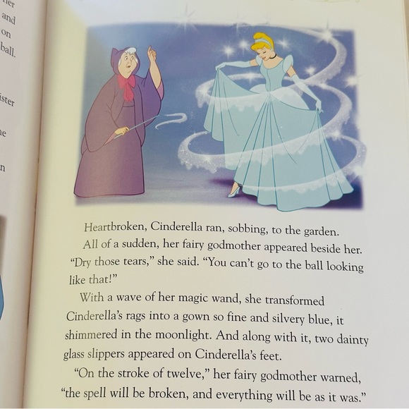 Walt Disney’s Cinderella & Beauty And The Beast Flip Book Paperback 2 Books In 1 - Picture 5 of 9